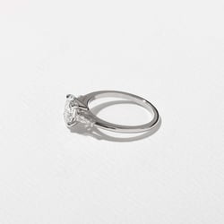 Eve Oval in Platinum – view 3 thumbnail