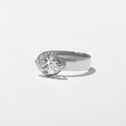 Reid Oval in Platinum – view 2 thumbnail