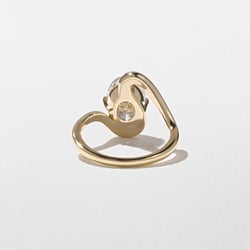Lyra Oval in 18k Yellow Gold – view 3 thumbnail