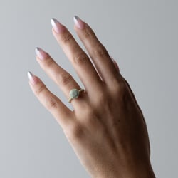 Daphne Antique Round in Resin thumbnail