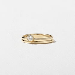 Serra Round in 18k Yellow Gold – view 2 thumbnail