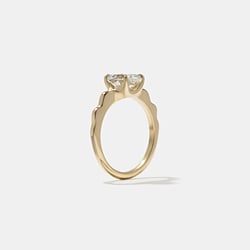 Sloan Oval in 18k Yellow Gold – view 5 thumbnail
