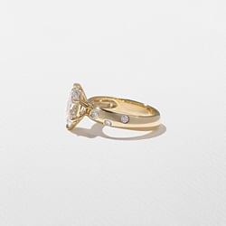 Skylar Oval in 18k Yellow Gold – view 3 thumbnail