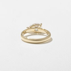 James Pear in 18k Yellow Gold – view 4 thumbnail