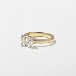 James Pear in 18k Yellow Gold – view 2 thumbnail