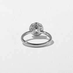 Daphne Antique Round in 18k White Gold – view 4 thumbnail