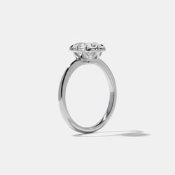 Daphne Antique Round in 18k White Gold – view 5 thumbnail