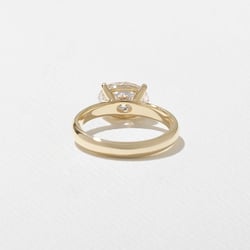 James Oval in 18k Yellow Gold – view 4 thumbnail