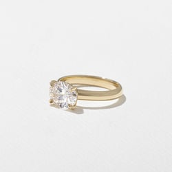 James Oval in 18k Yellow Gold – view 2 thumbnail