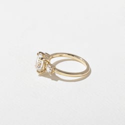 Trey Oval in 14k Yellow Gold – view 3 thumbnail