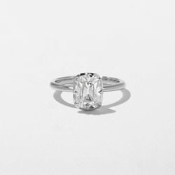 Daphne Antique Cushion in 18k White Gold thumbnail