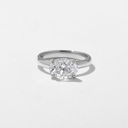 James Oval in 18k White Gold thumbnail