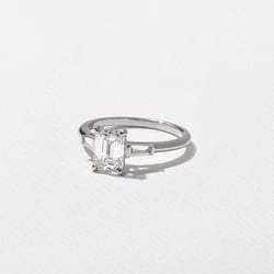 Eve Emerald-Cut in 18k White Gold – view 2 thumbnail