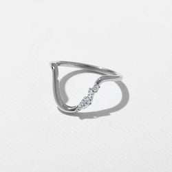 Tulip in 18k White Gold – view 2 thumbnail