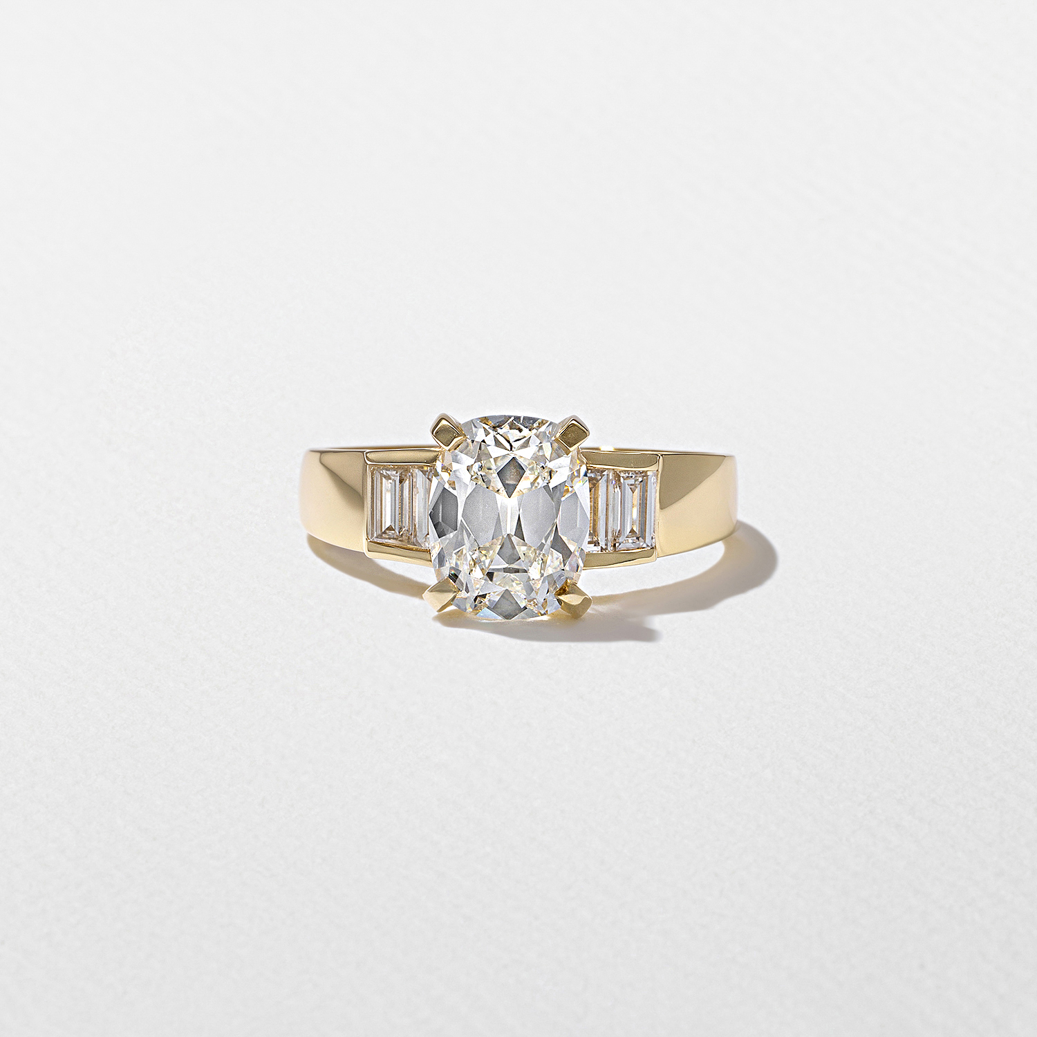 Nova Antique Cushion in 18k Yellow Gold