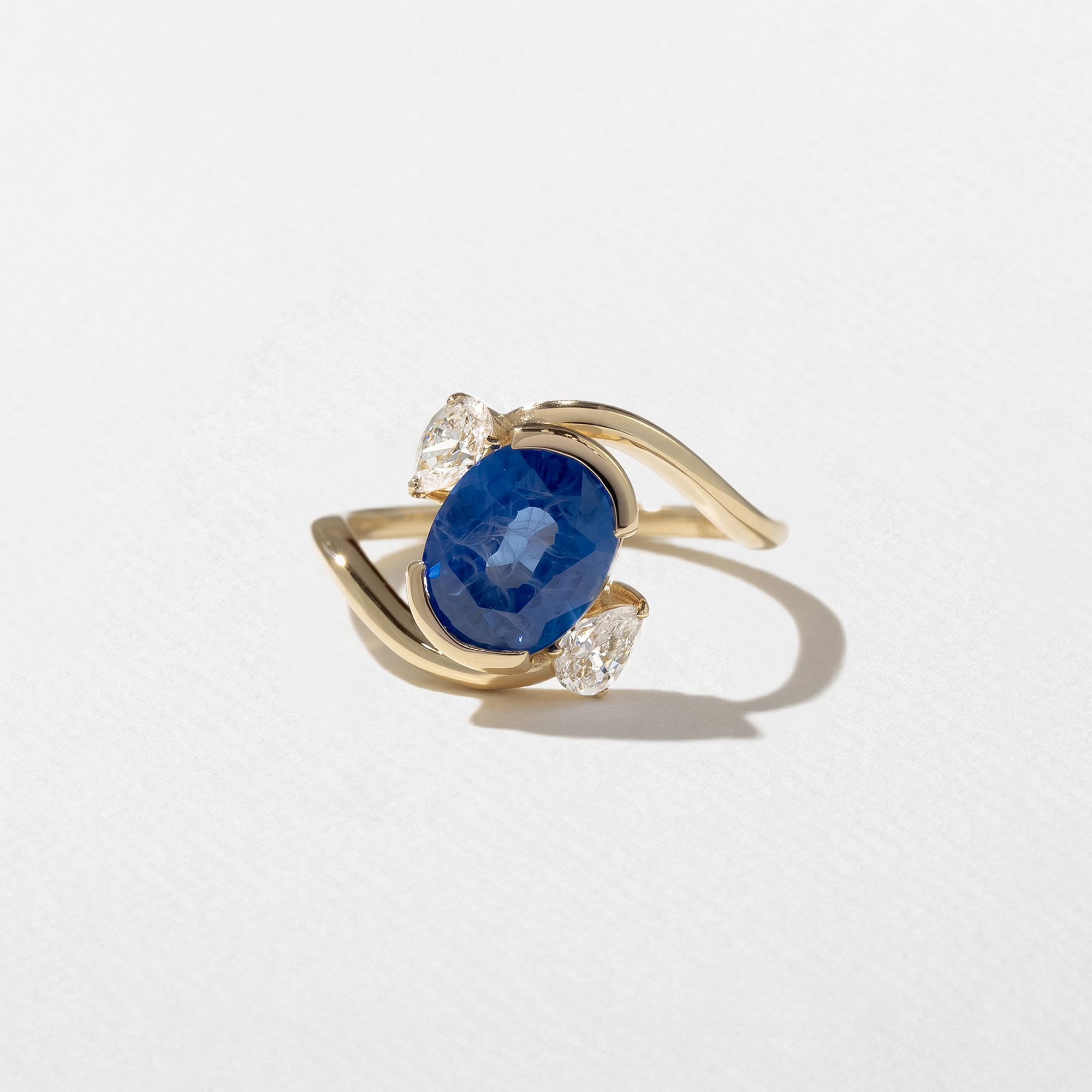 Gemma Sapphire Oval in 14k Yellow Gold
