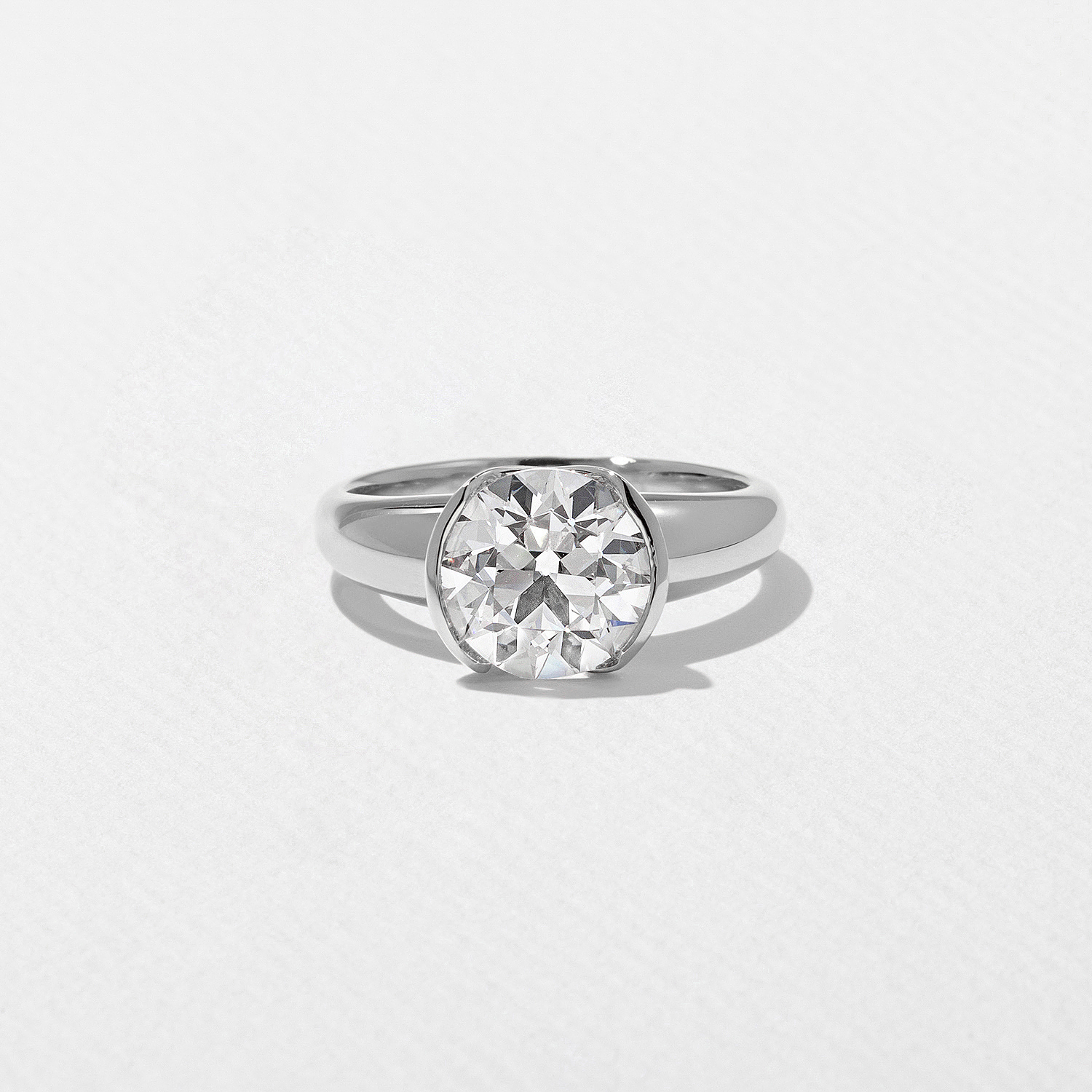 Esme Antique Round in Platinum