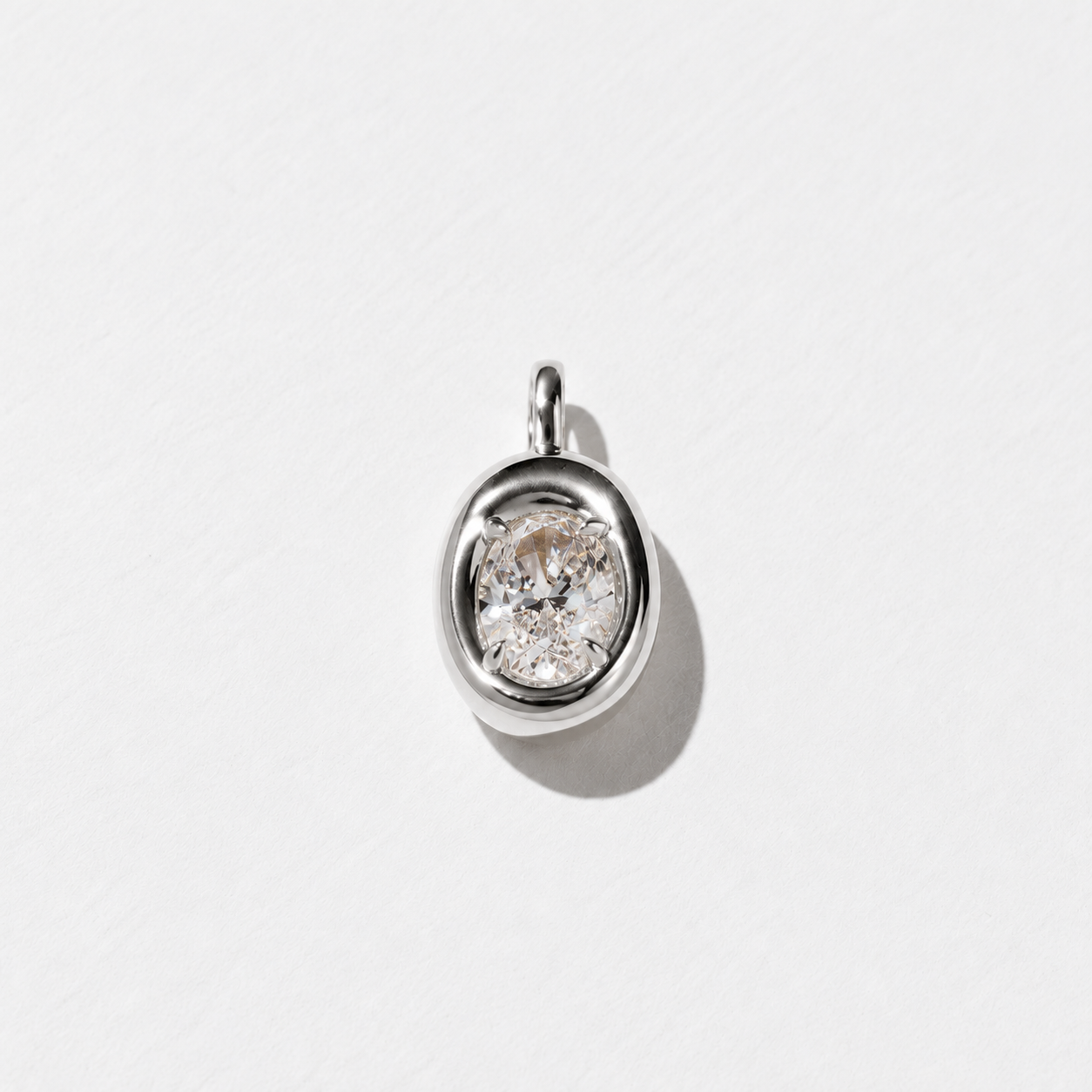 Delphi Oval XL Pendant in 14k White Gold