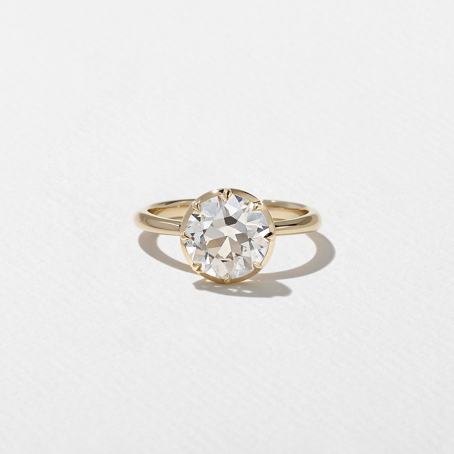 Daphne Antique Round in 14k Yellow Gold
