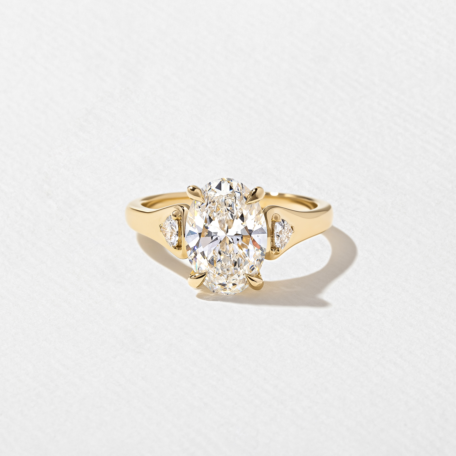 Cleo Oval in 14k Yellow Gold