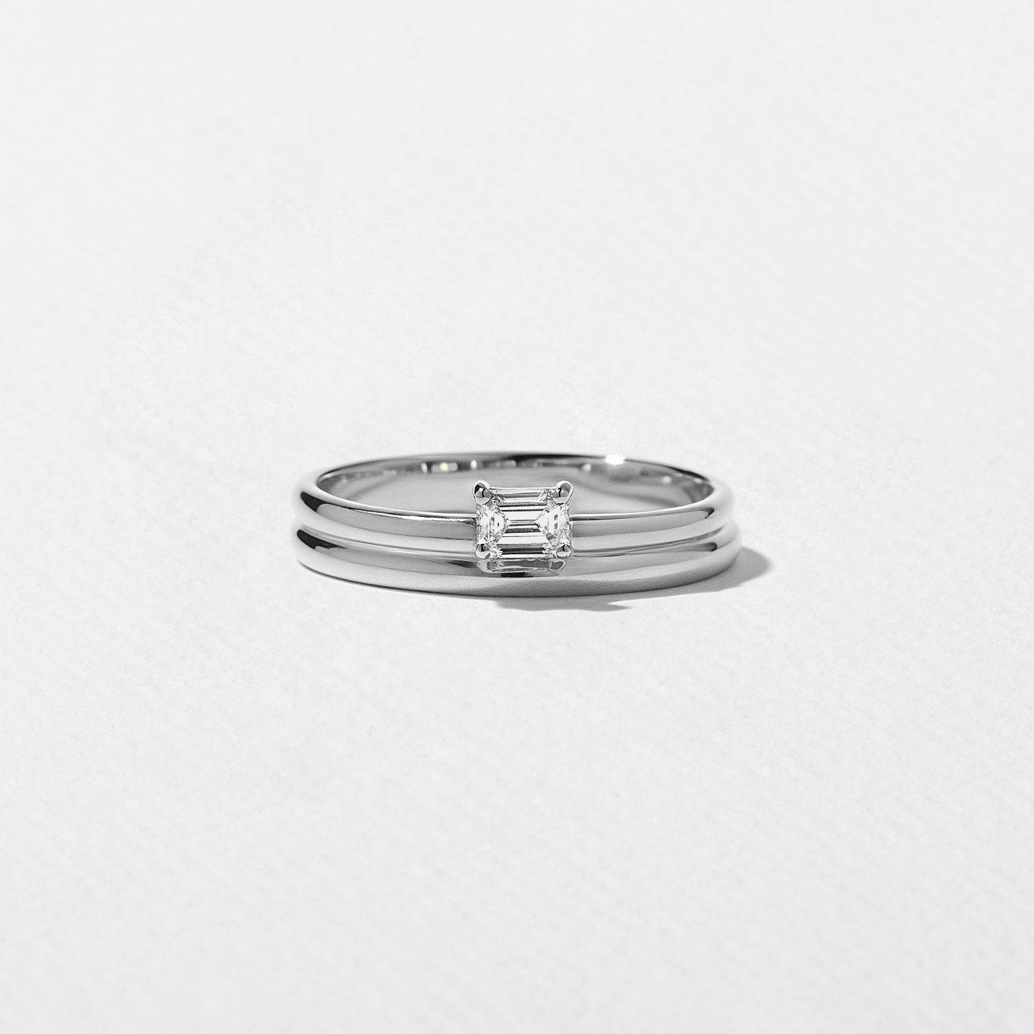Serra Emerald-Cut in 18k White Gold