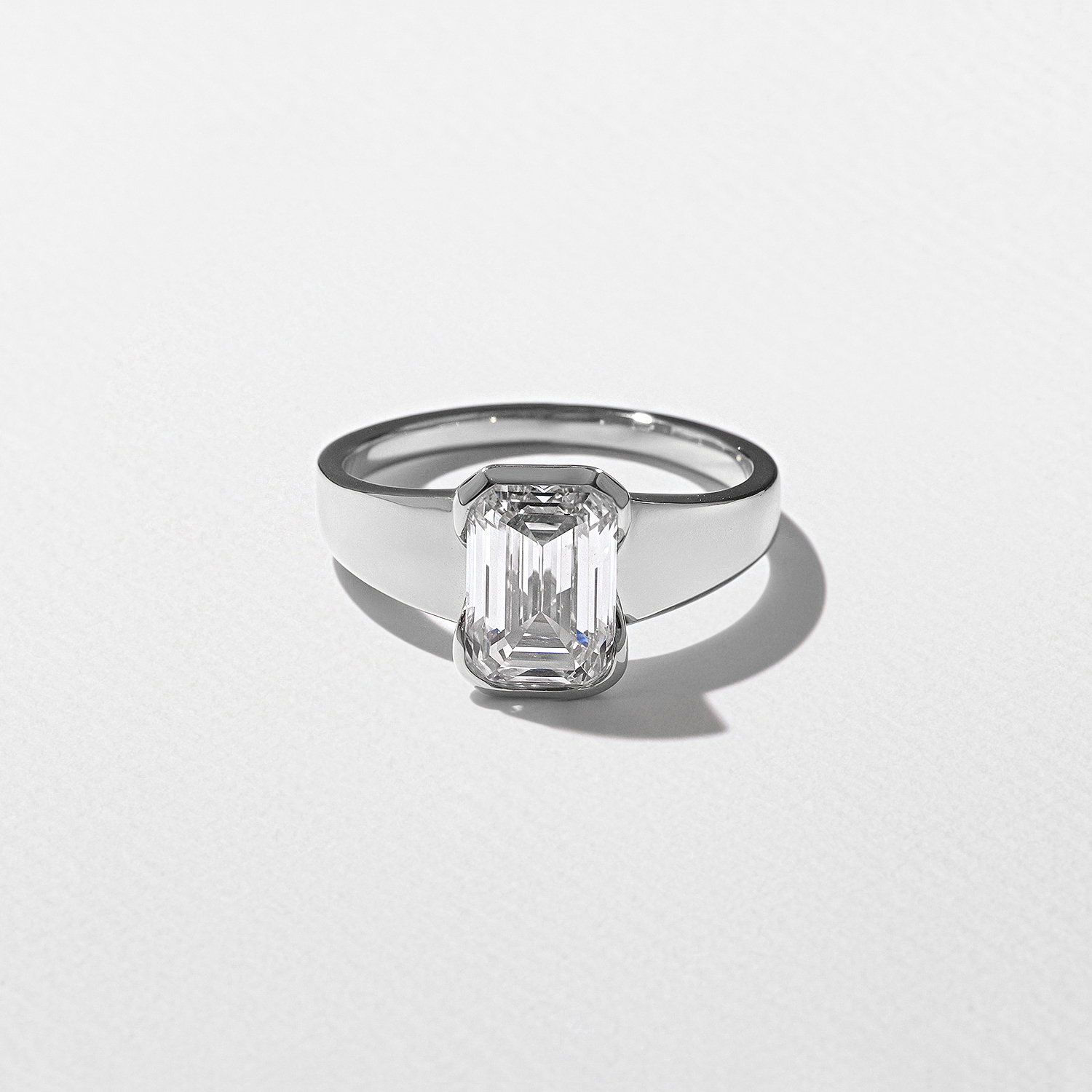 Lou Emerald-Cut in 18k White Gold