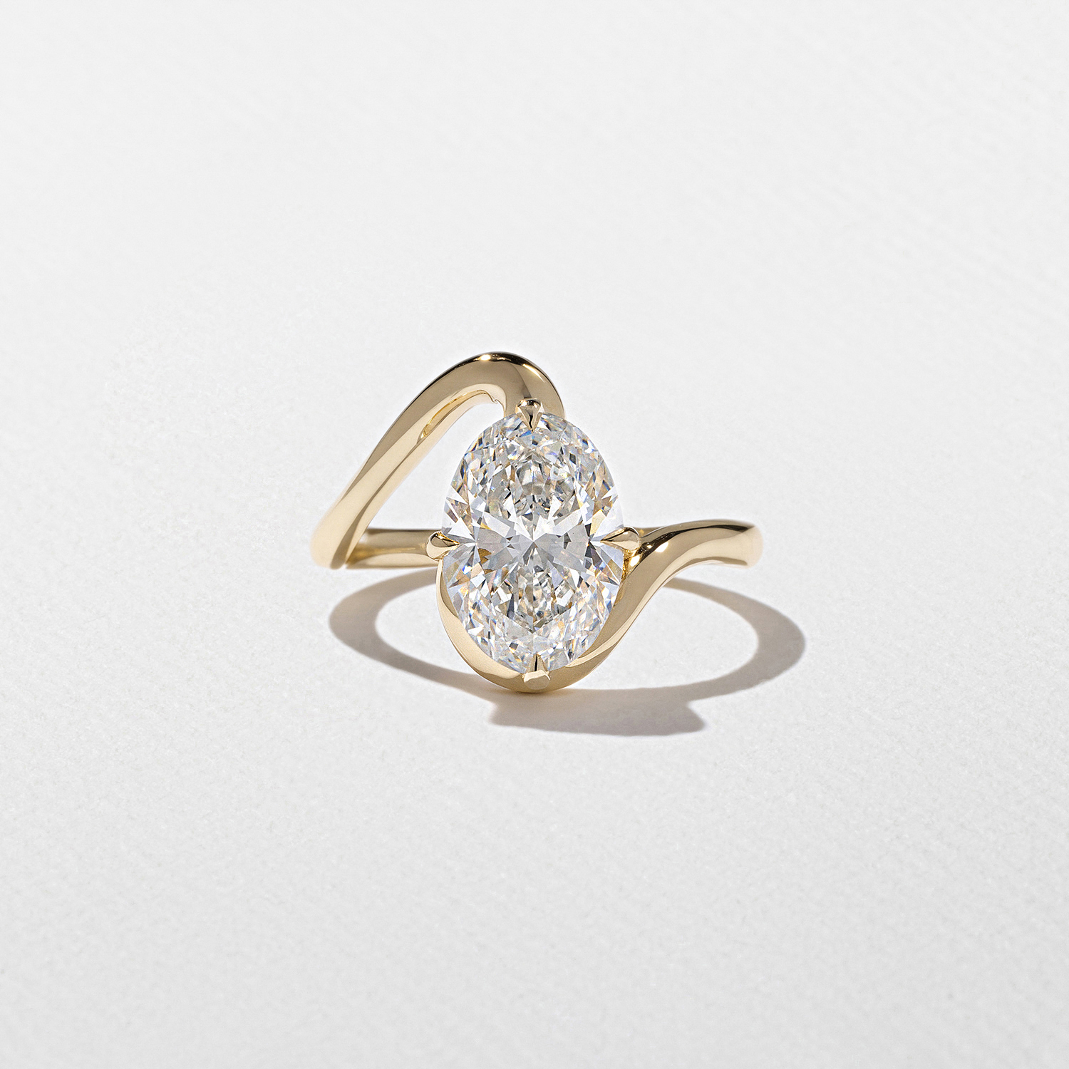 Lyra Oval in 14k Yellow Gold
