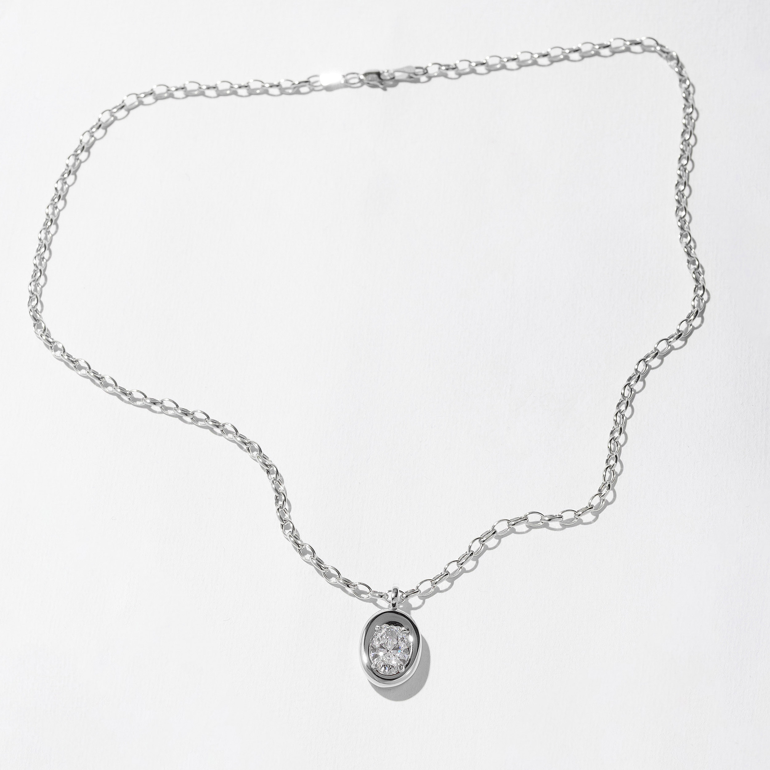 Delphi Oval XL Necklace in 14k White Gold