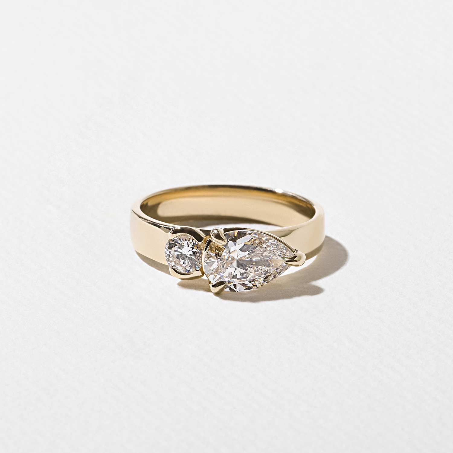 Henri Pear in 18k Yellow Gold