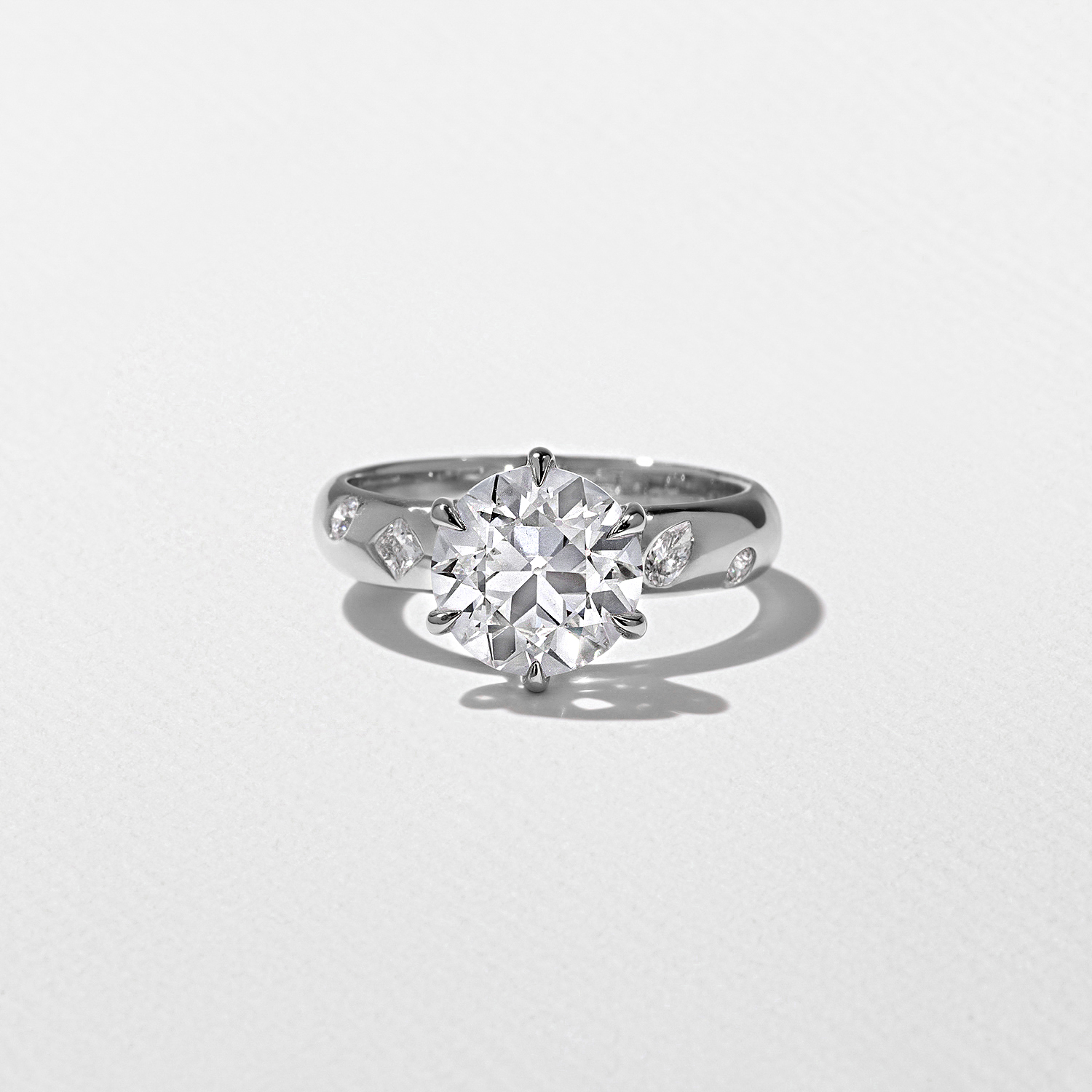 Skylar Round in 14k White Gold