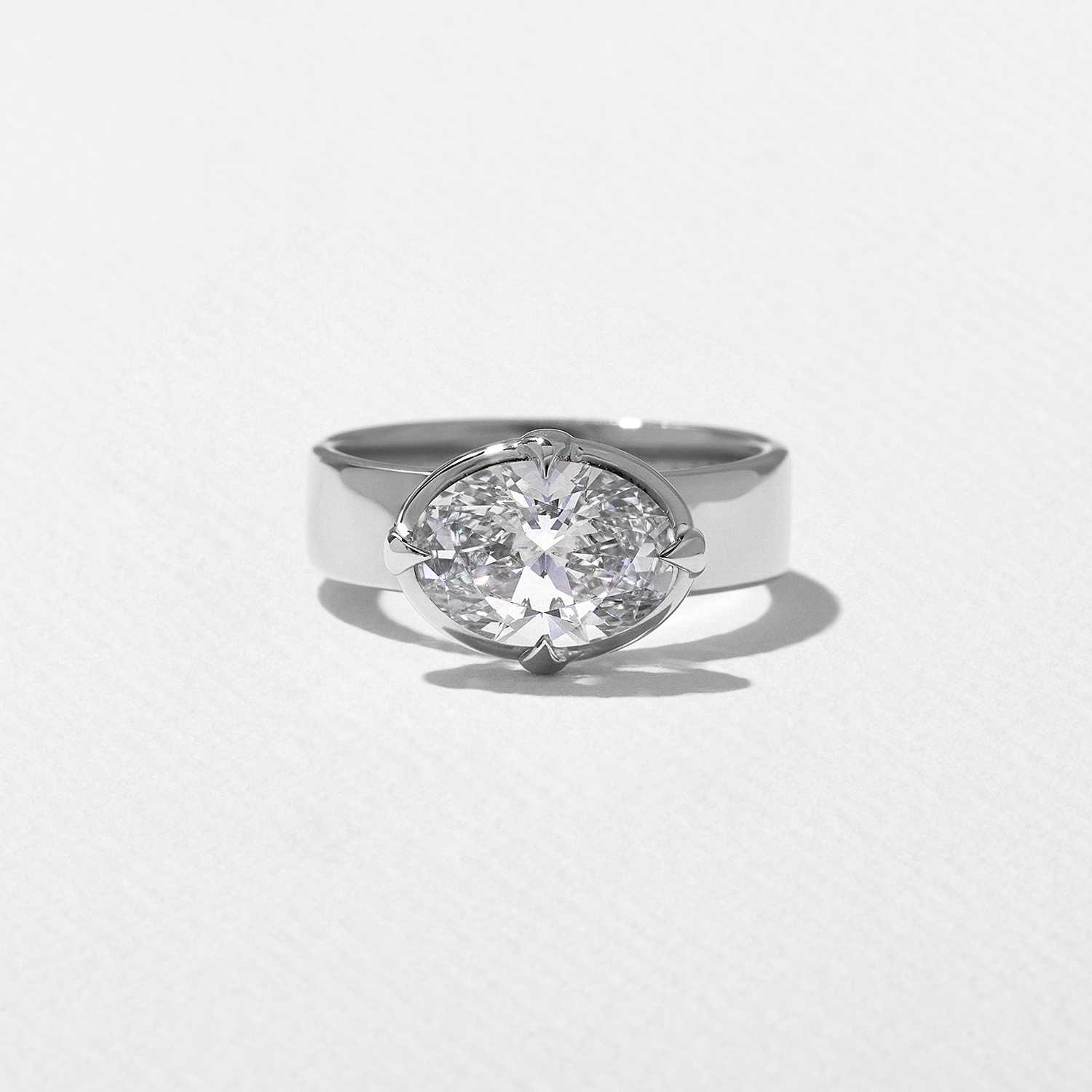Reid Oval in 14k White Gold