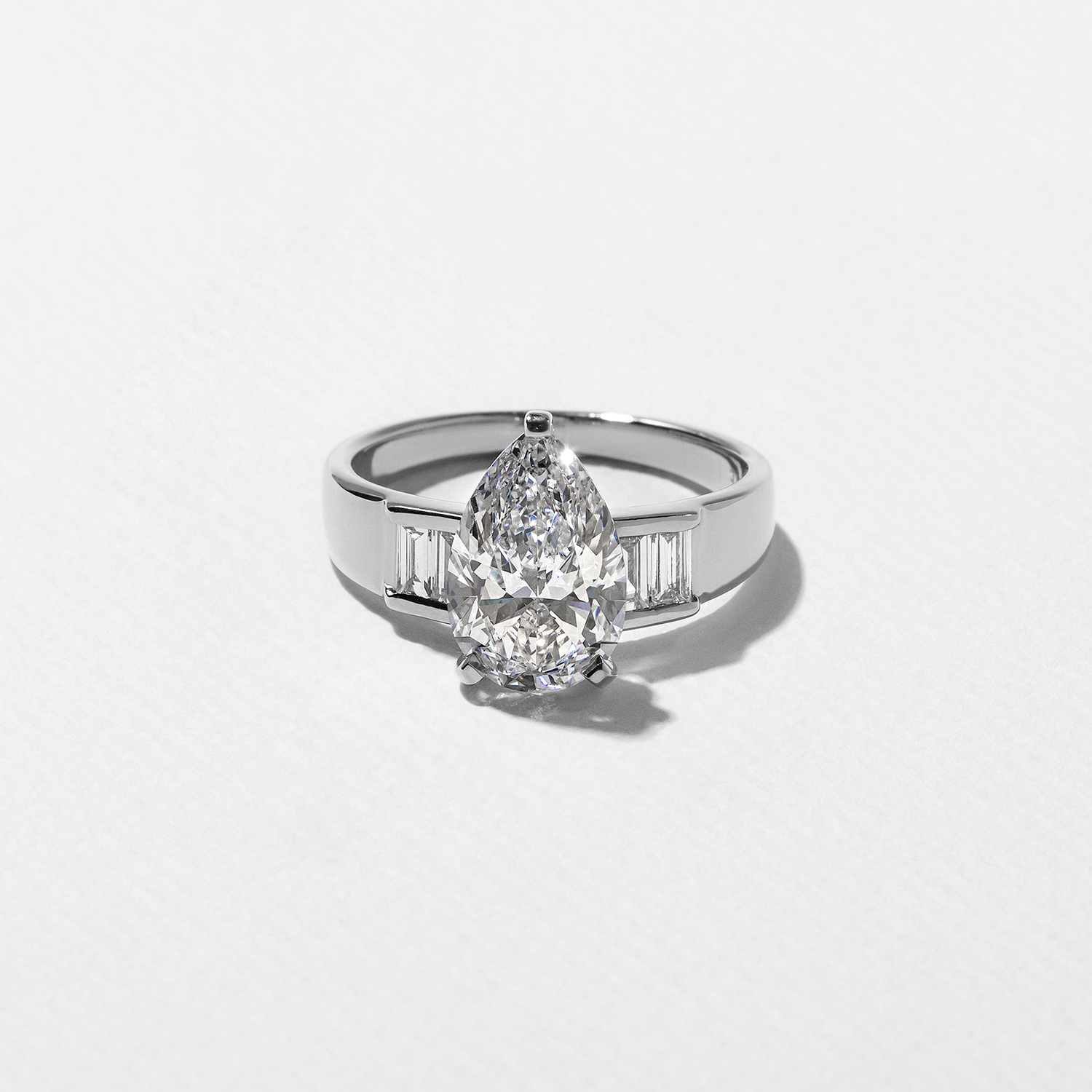 Nova Pear in Platinum