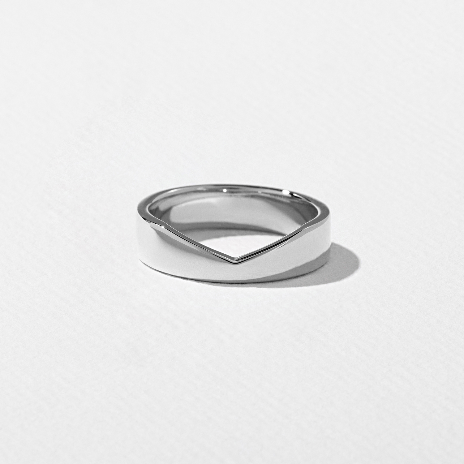 Notch Thick in Platinum