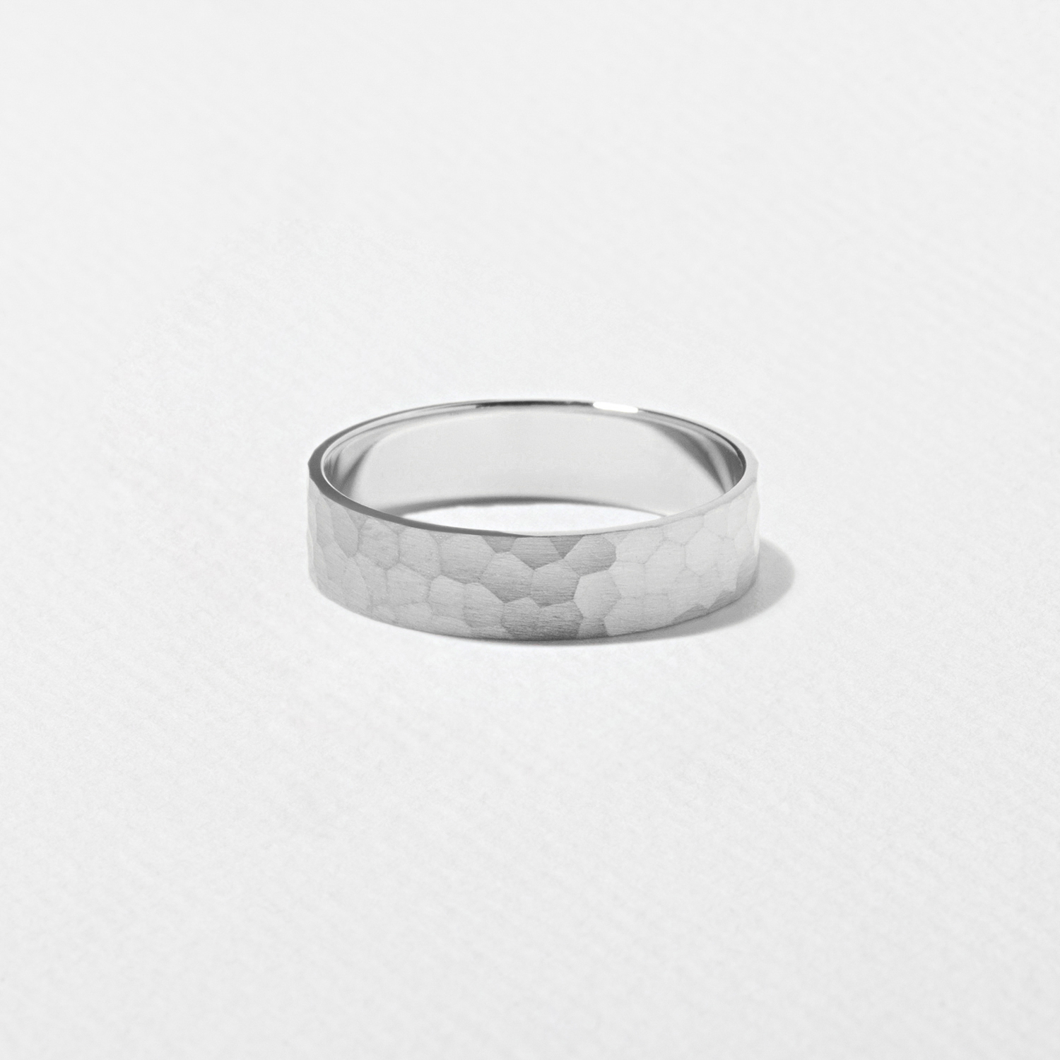 Hunter in 18k White Gold