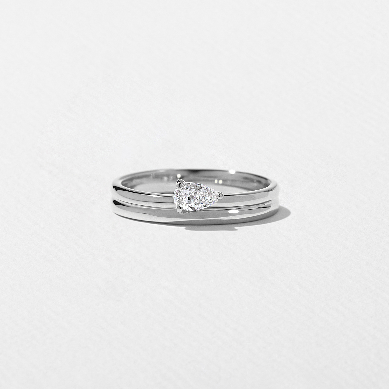 Serra Pear in Platinum