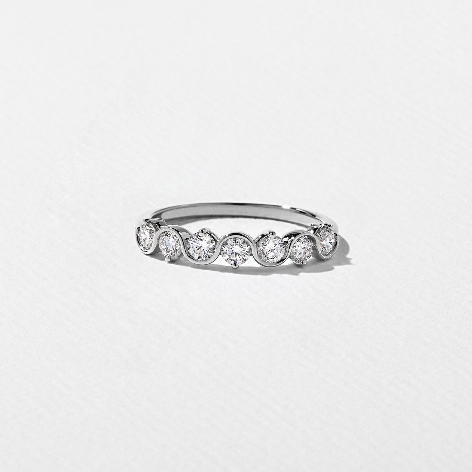 Wave in 18k White Gold