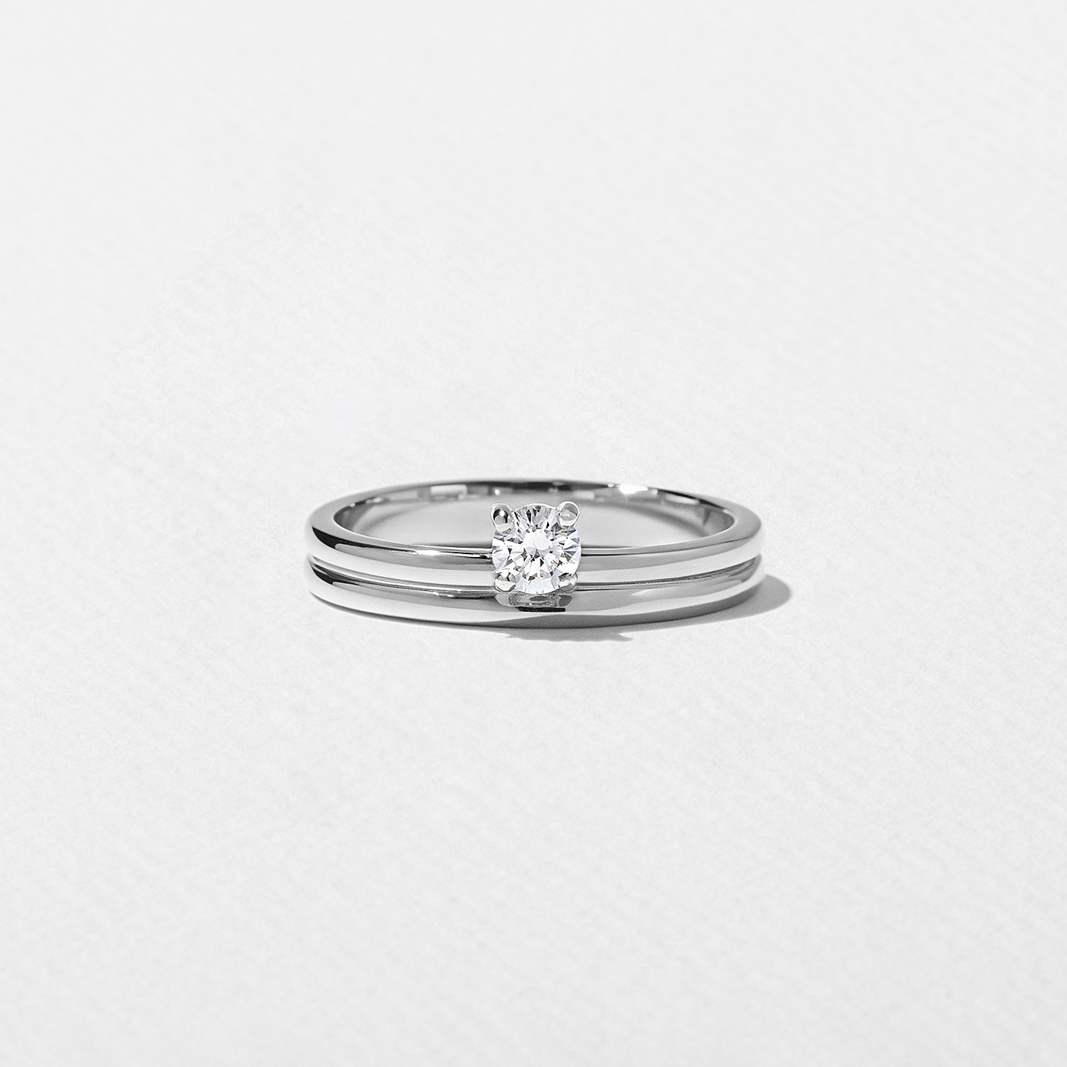 Serra Round in 18k White Gold