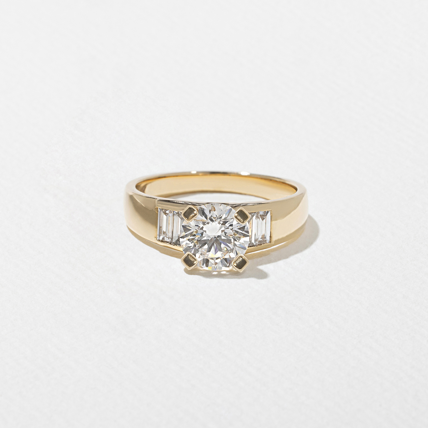 Nova Round in 18k Yellow Gold
