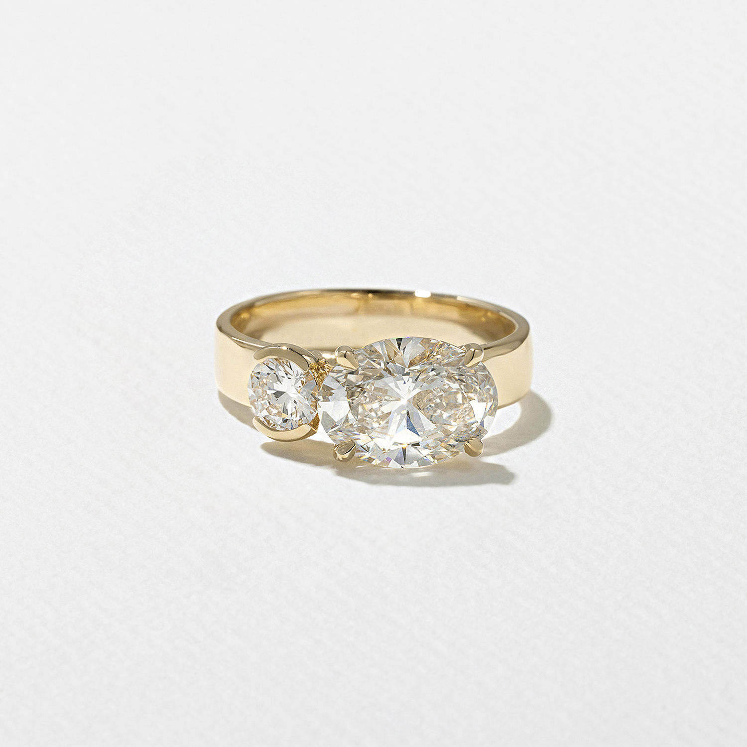 Henri Grand Oval in 18k Yellow Gold