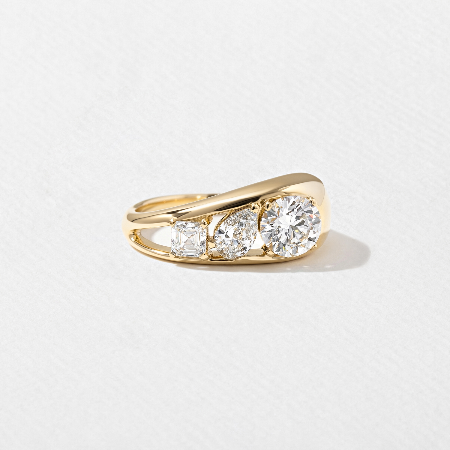 Maeve Round in 14k Yellow Gold