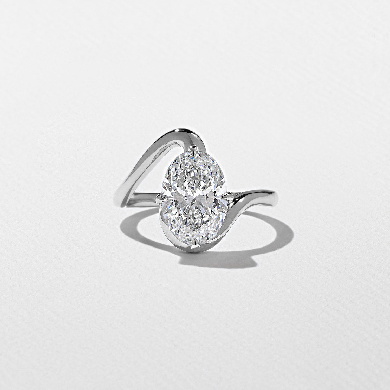 Lyra Oval in 14k White Gold
