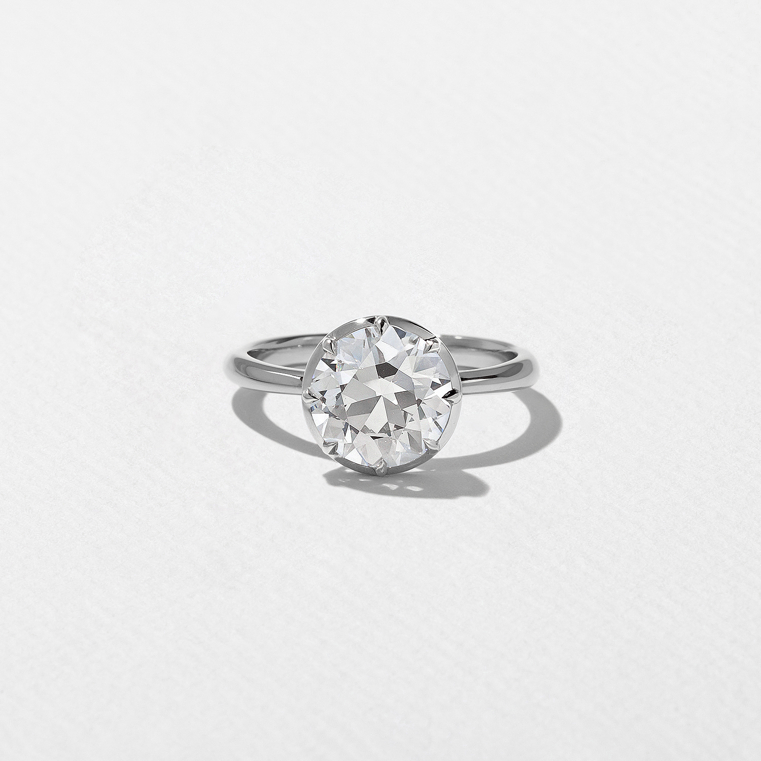 Daphne Antique Round in 14k White Gold