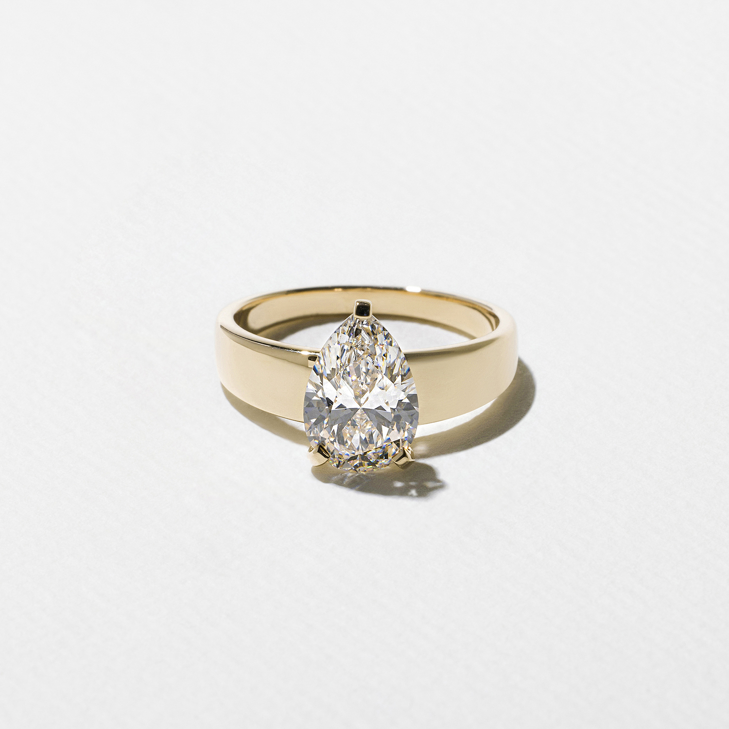 Nova Pear in 18k Yellow Gold